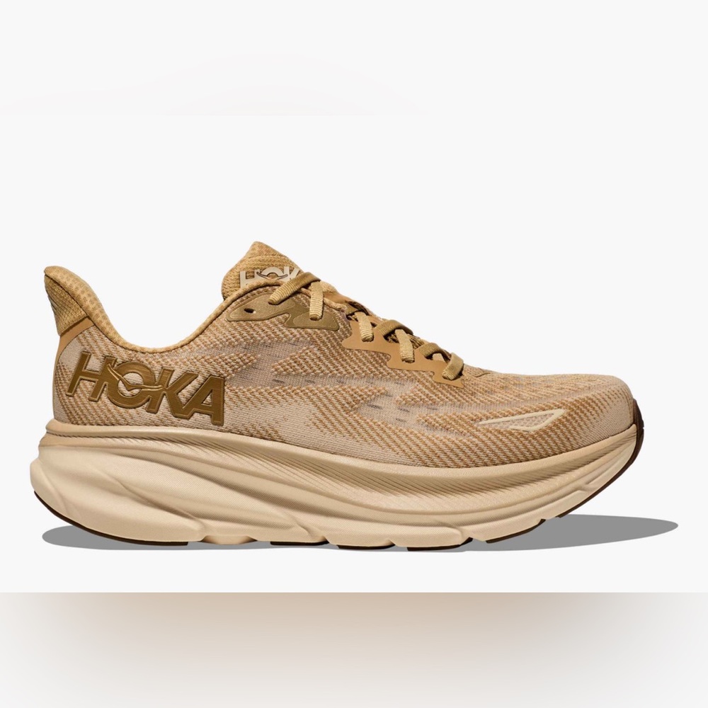 HOKA Clifton 9 NWOB Size 9